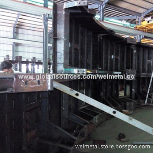 Prefabricated metro tunnel steel sliding formwork